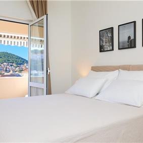 One Bedroom Apartment in Dubrovnik City with balcony and Parking, Sleeps 2-3